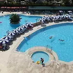 אתר נופש Serenis 5*
