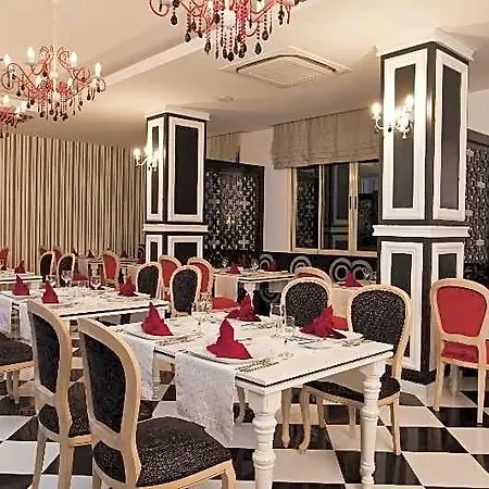 Serenis منتجع