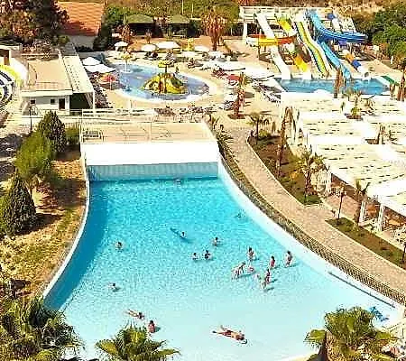 Serenis منتجع 5*