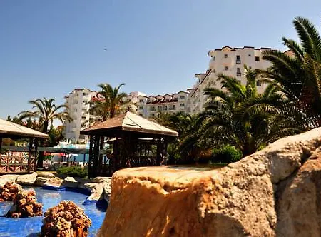 Serenis Semesteranläggning (resort) Side