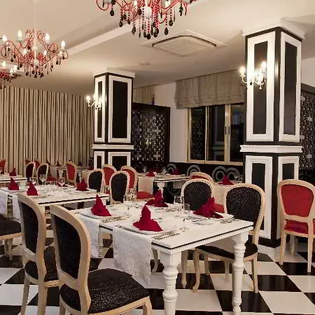 Üdülőközpont Serenis