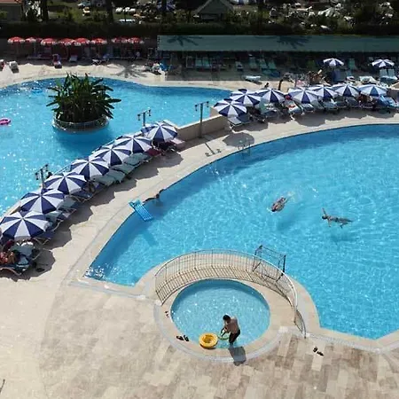 Üdülőközpont Serenis 5*