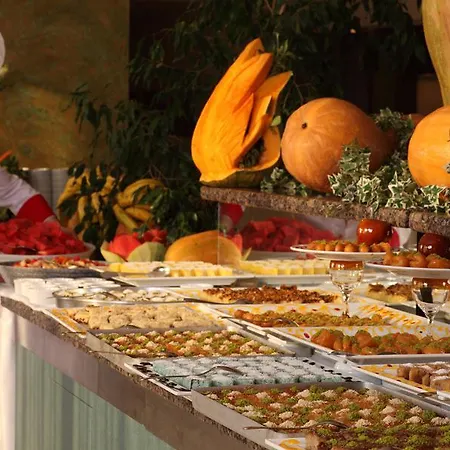 Üdülőközpont Serenis 5*